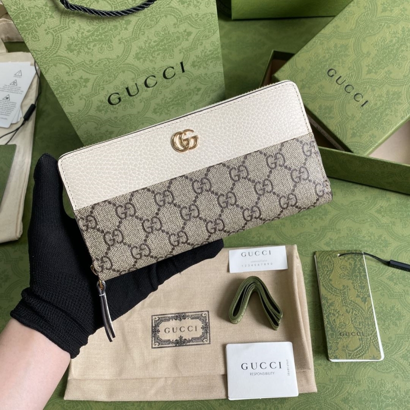 G*u*i wallets & purse